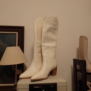 Knee High Beige/cream boots with high heel size 11 worn once